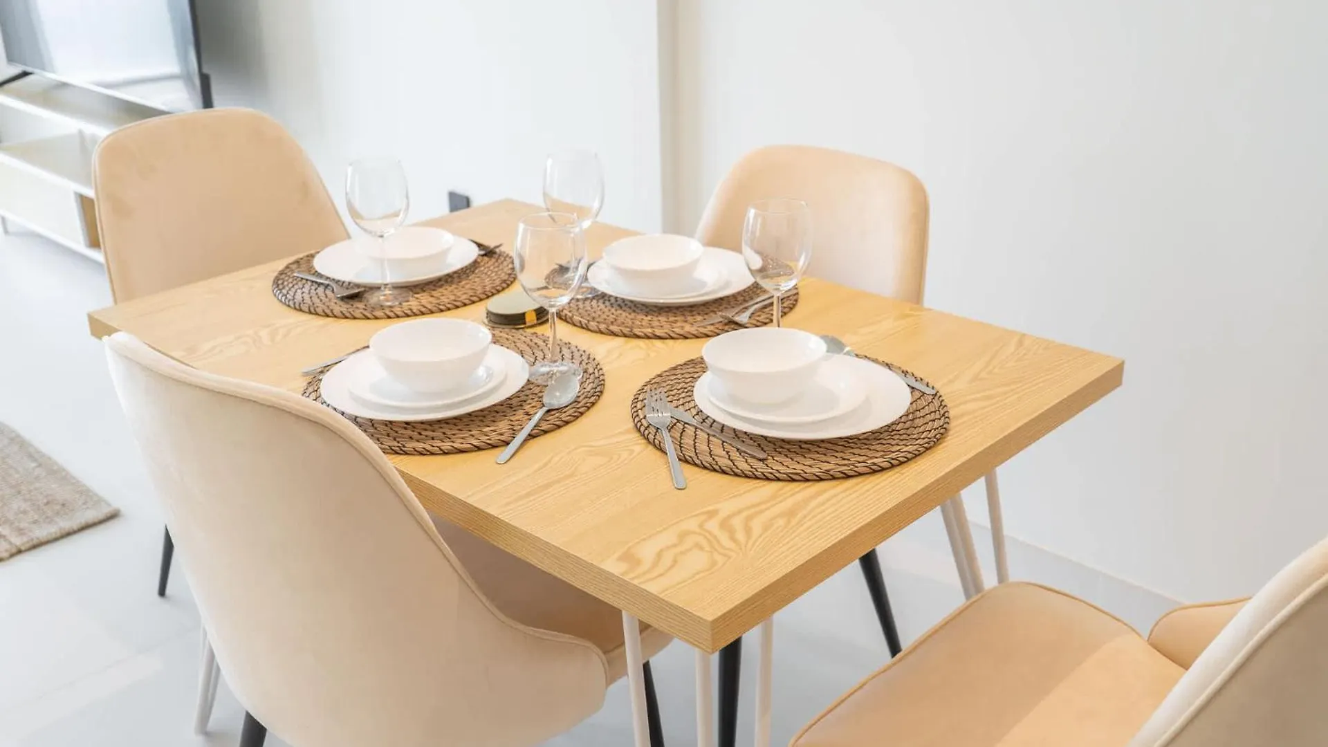 Apartment 1 Bedroom In Marina Vista With Gorgeous Palm Views Dubai