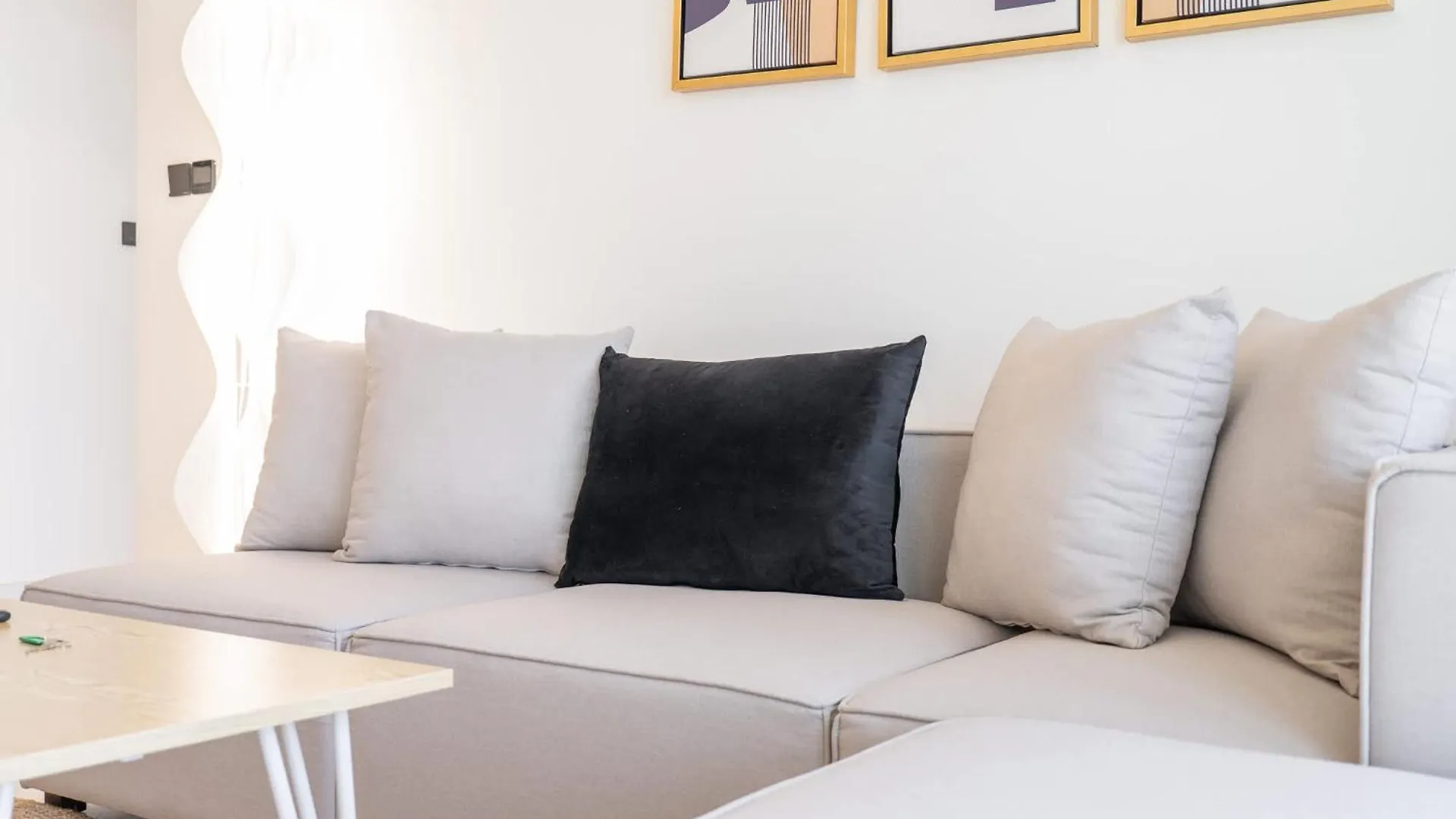 1 Bedroom In Marina Vista With Gorgeous Palm Views Dubai Apartment